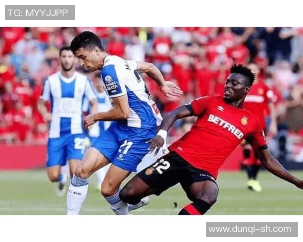 足坛巨星正面对抗巅峰对决激情碰撞引爆无限想象力